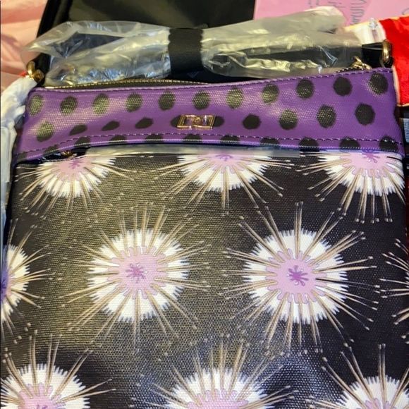 Crossover.  NWT DD 💯 leather trim - Picture 2 of 10